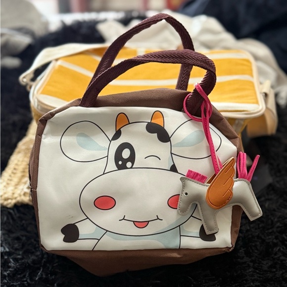 Cow themed with unicorn charm kids lunch‎ box - Picture 1 of 3